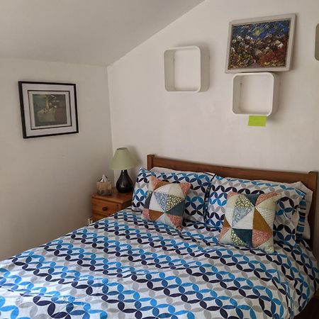 Central And Peaceful Room With Your Own Bathroom London Eksteriør bilde