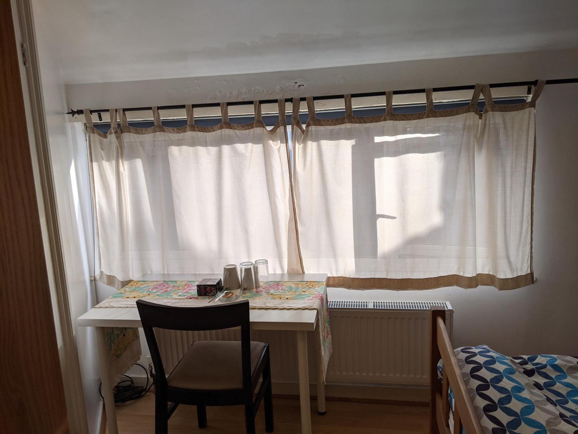 Central And Peaceful Room With Your Own Bathroom London Eksteriør bilde
